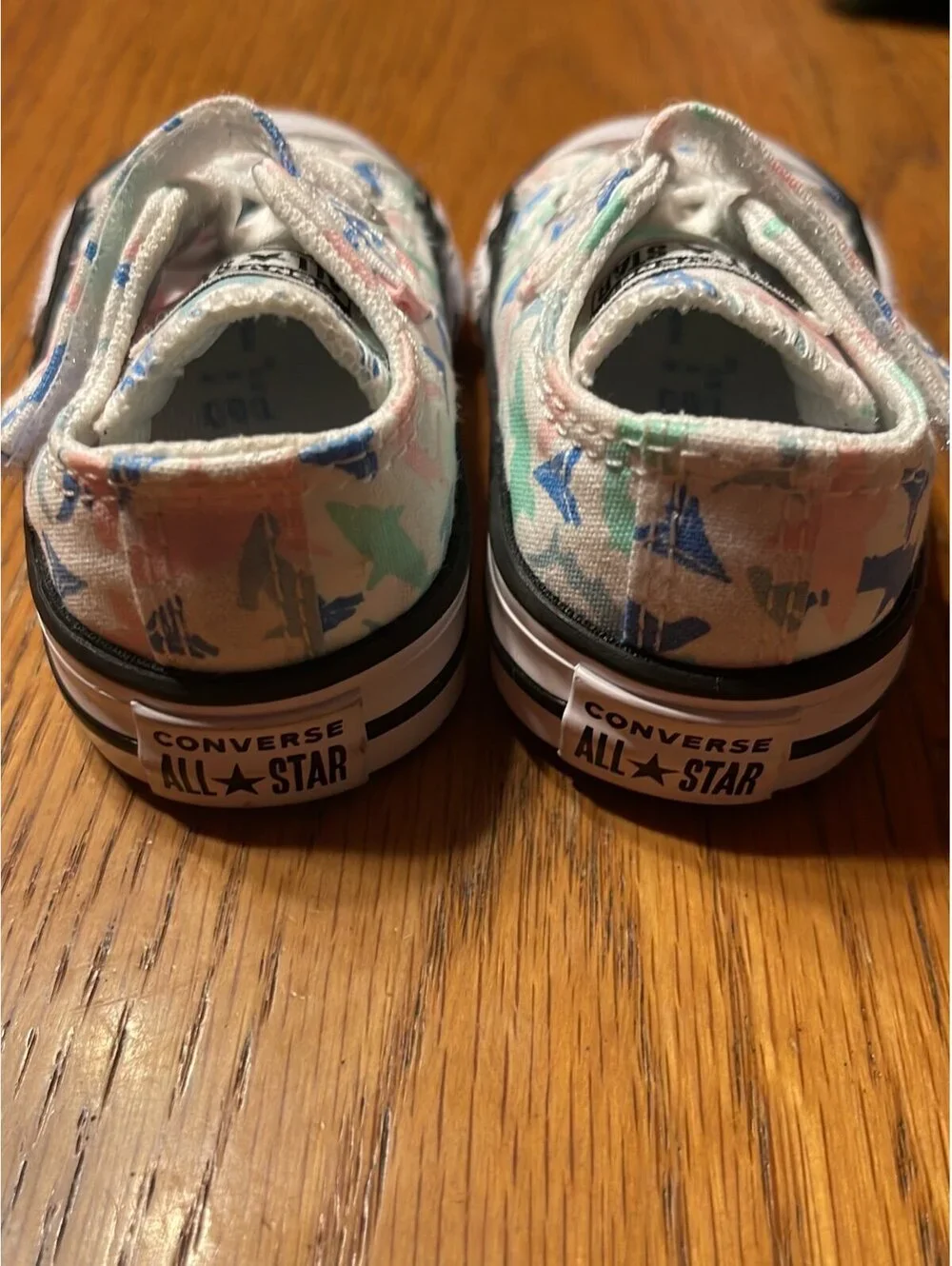 Like NEW Converse Shark theme shoes size 3